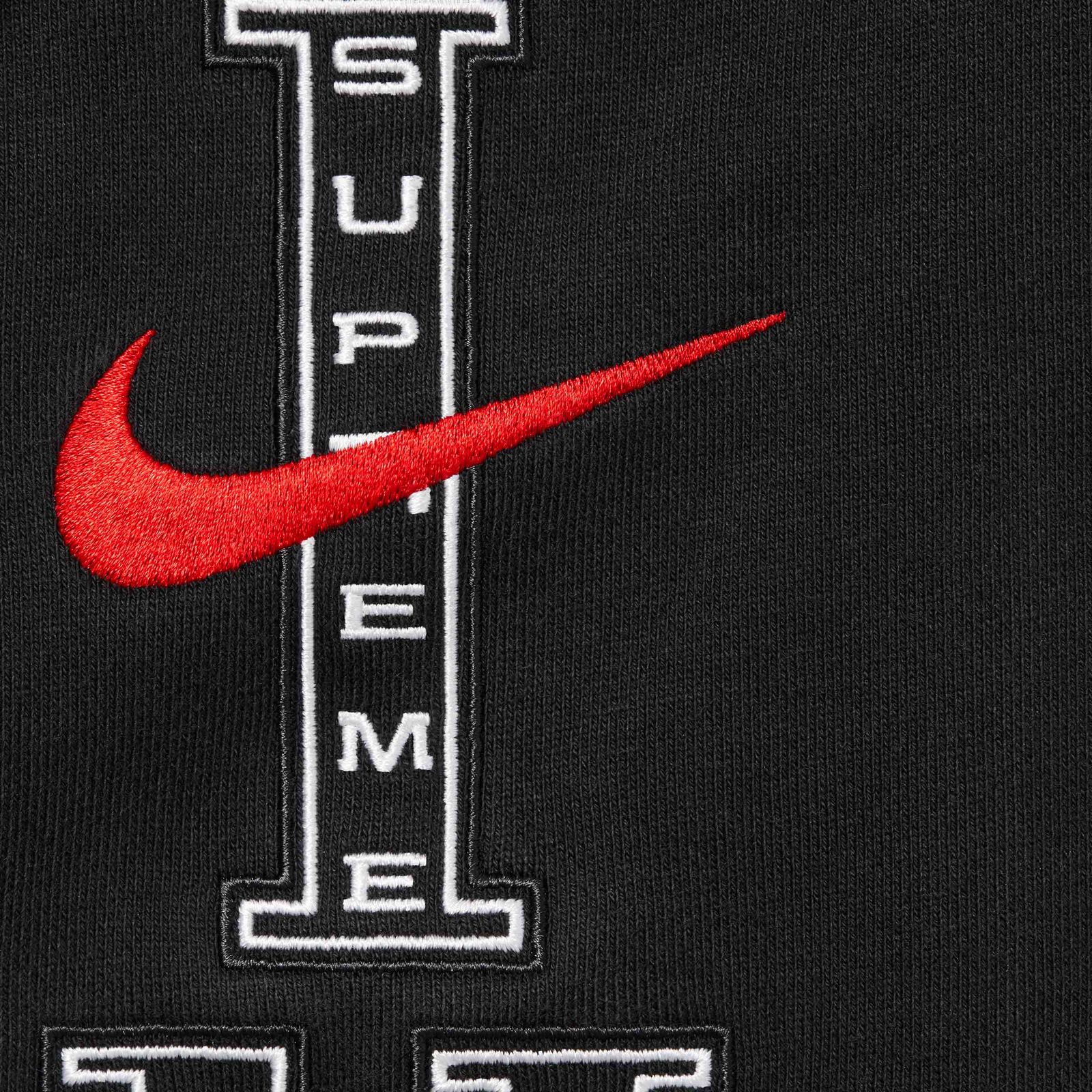 Supreme®/Nike® Hooded Sweatshirt