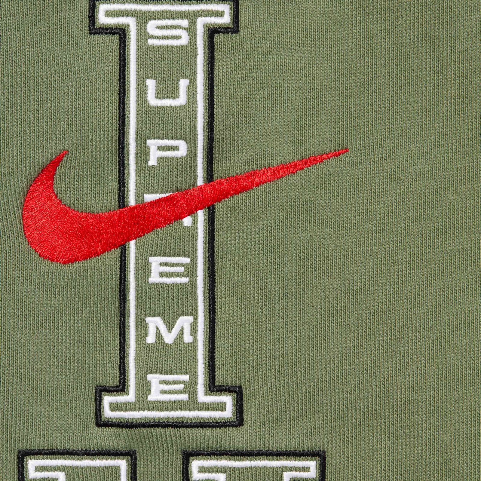 Supreme®/Nike® Hooded Sweatshirt