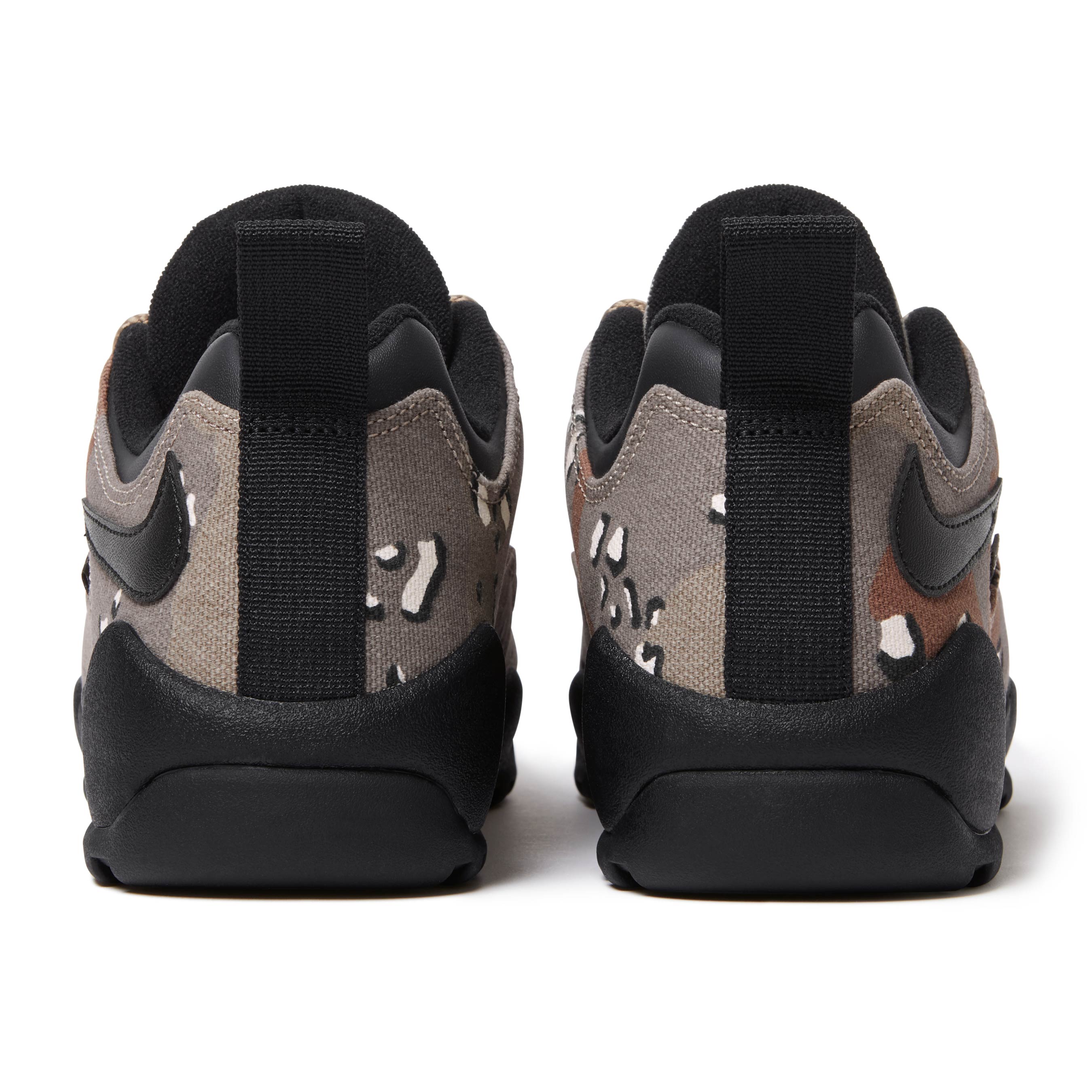 Supreme®/Nike SB Darwin Low